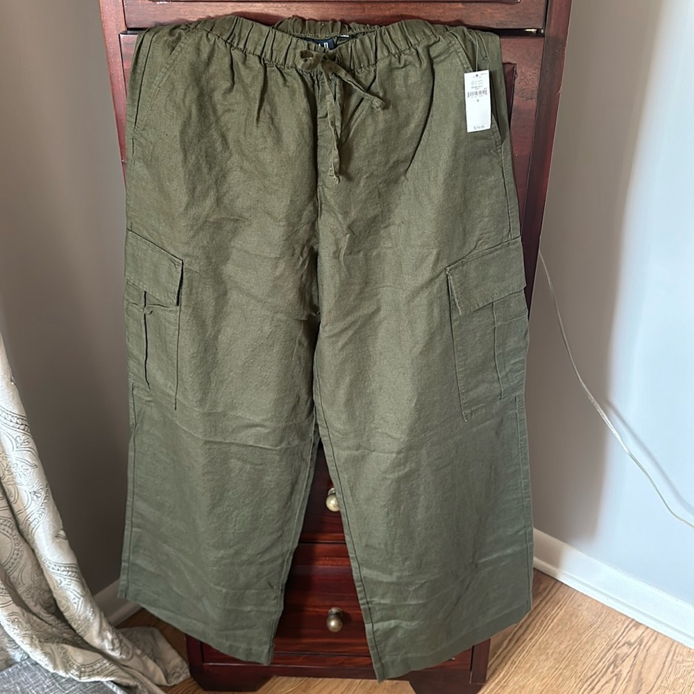 Gap Mid Rise Linen-Cotton Pull-On Cargo Pants Olive Green brand new with tags!